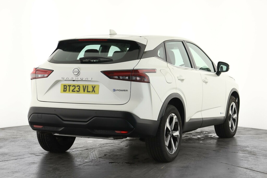 Nissan Qashqai 1.5 E-power Acenta Premium BT23VLX White #3