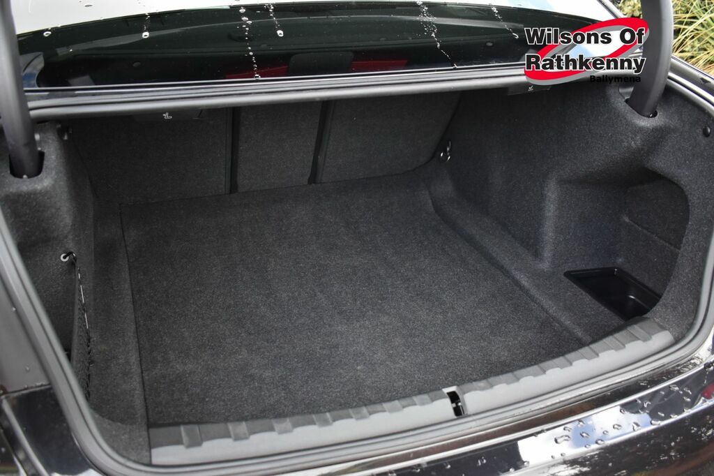 BMW 3 Series Saloon YH24VTX Black #4