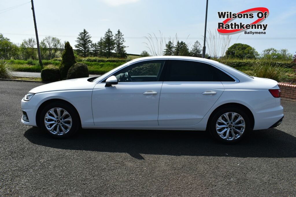 Audi A4 Saloon GV72VHP White #4