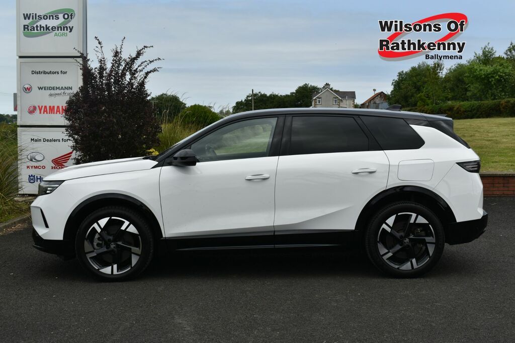 Vauxhall Grandland Suv DY25XLT White #6