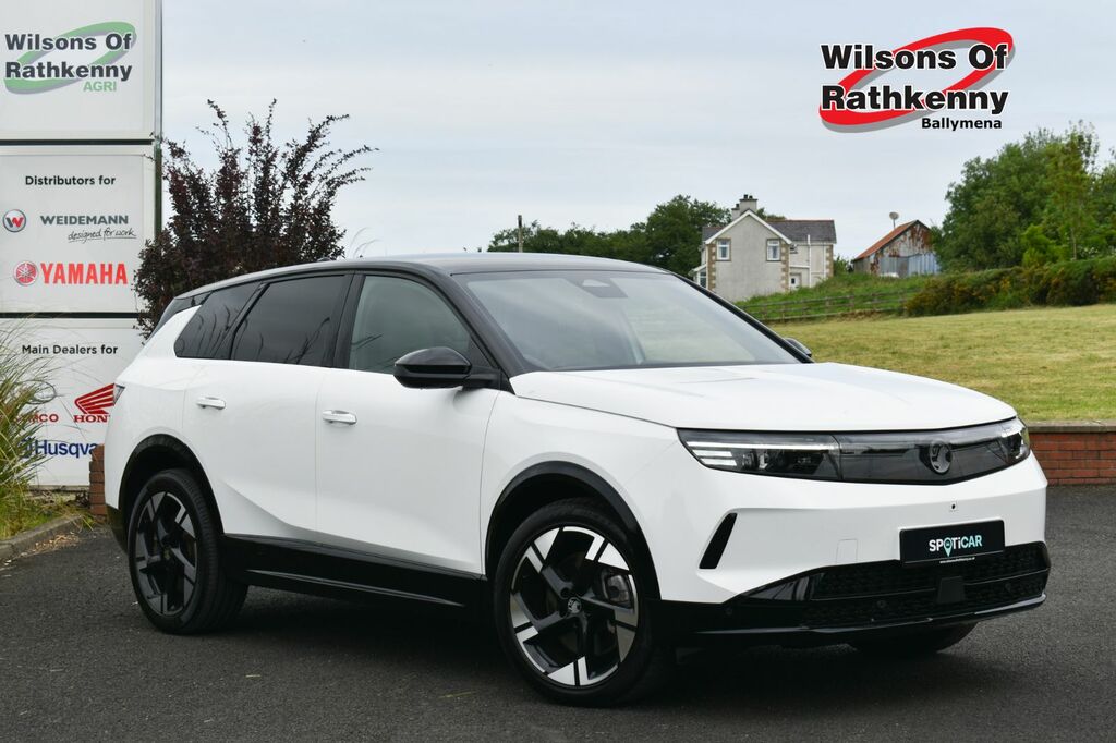 Vauxhall Grandland Suv White