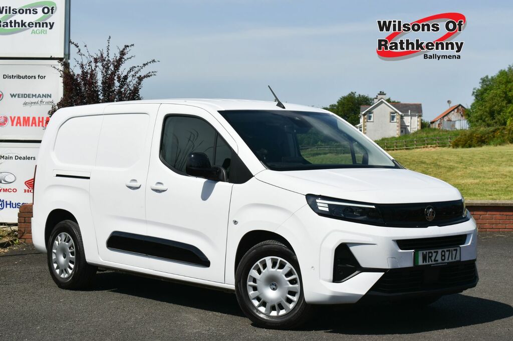 Vauxhall Combo Mpv White