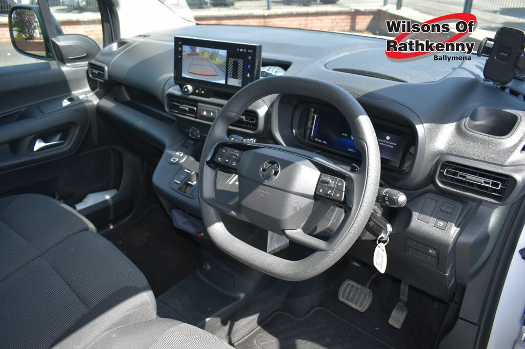 Vauxhall Combo Mpv WRZ8717 White #2