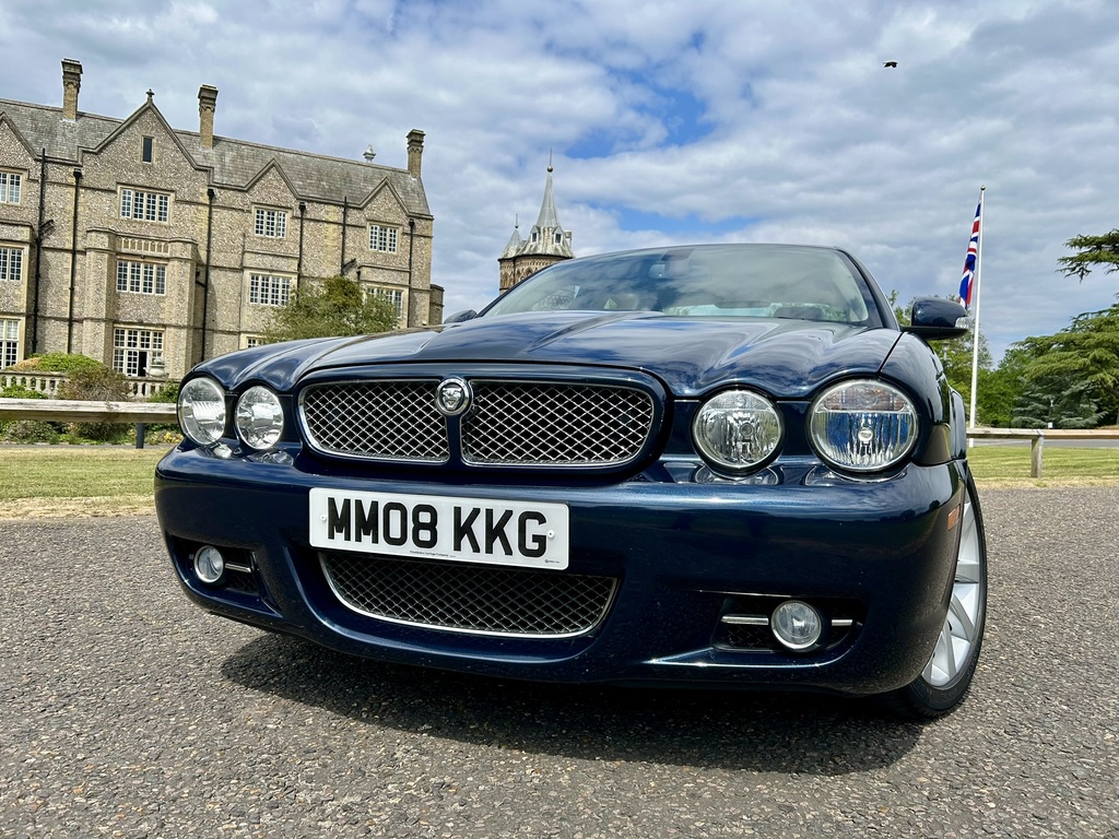 Jaguar XJ 3.0 Executive Saloon 249 G K  #2