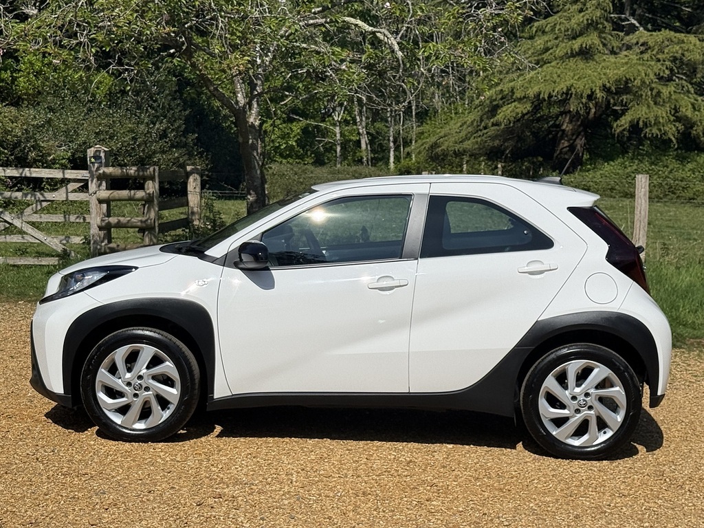 Toyota Aygo X Vvt-i Pure VK73WFV White #5