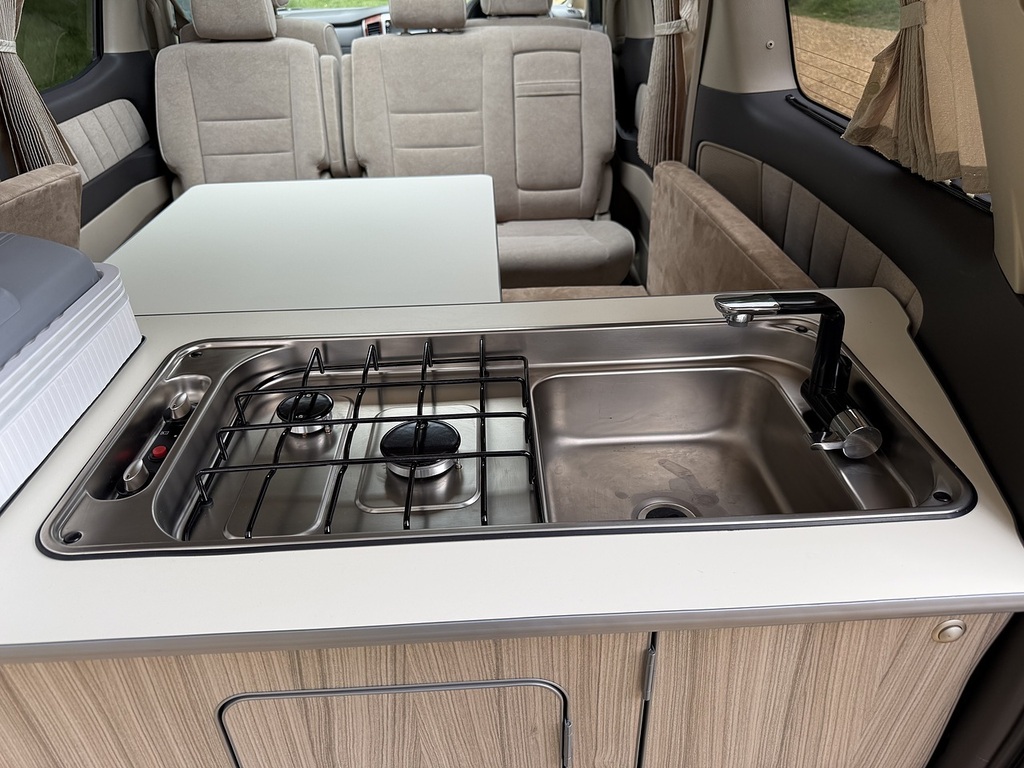Toyota Alphard White #12