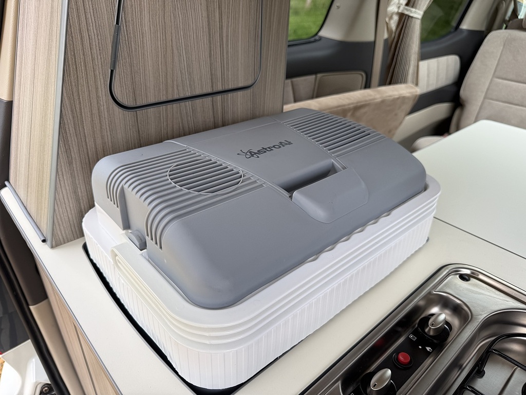 Toyota Alphard White #13