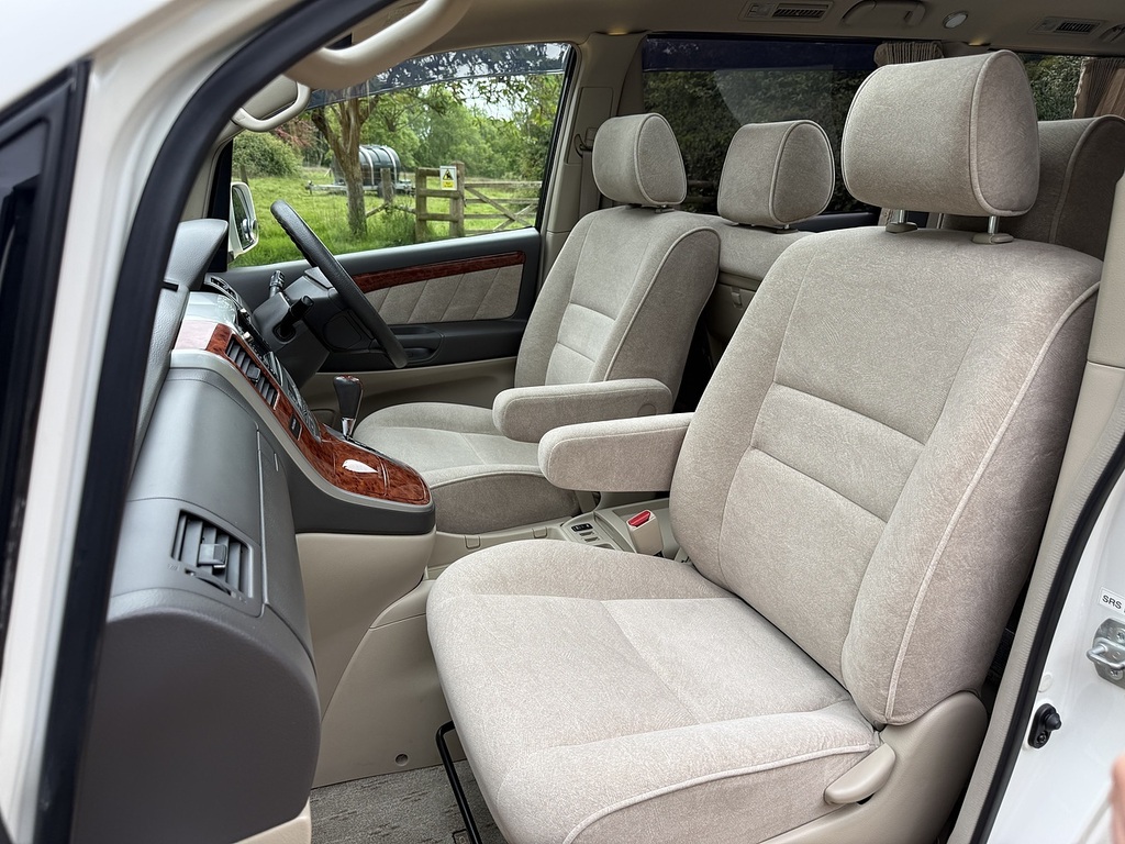 Toyota Alphard White #29