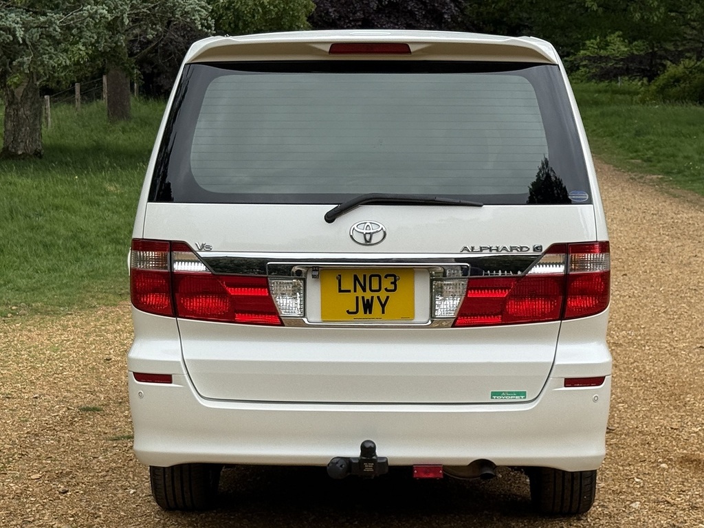 Toyota Alphard White #9