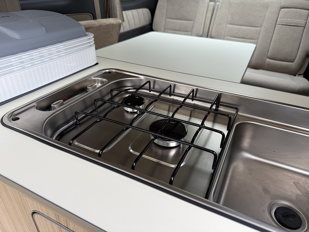 Toyota Alphard White #18