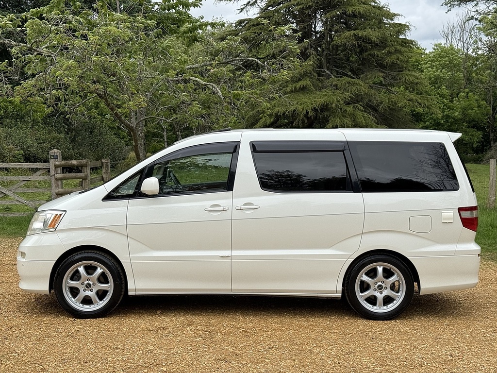 Toyota Alphard White #6