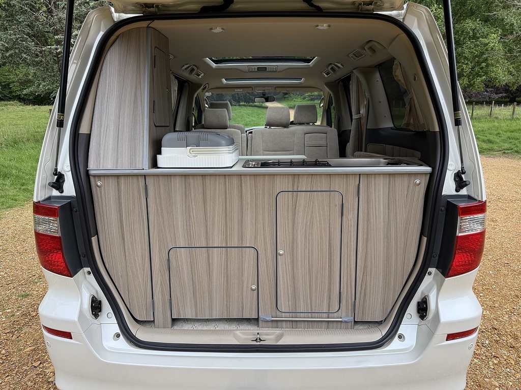 Toyota Alphard White #10