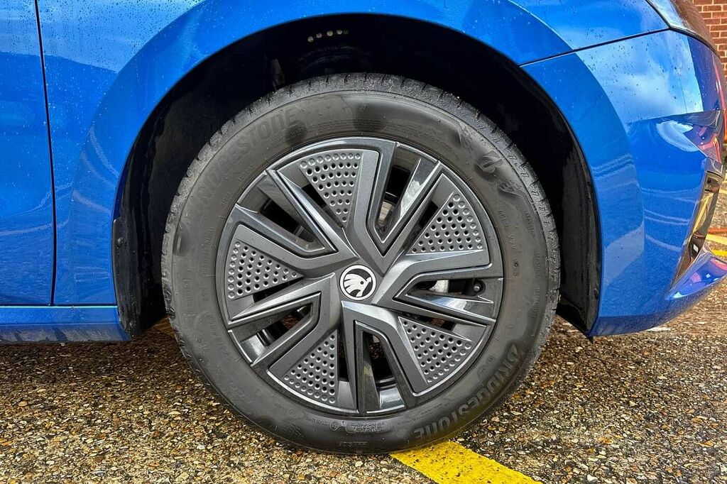 Skoda Fabia 1.0 Tsi Design Edition HY75DWO Blue #5
