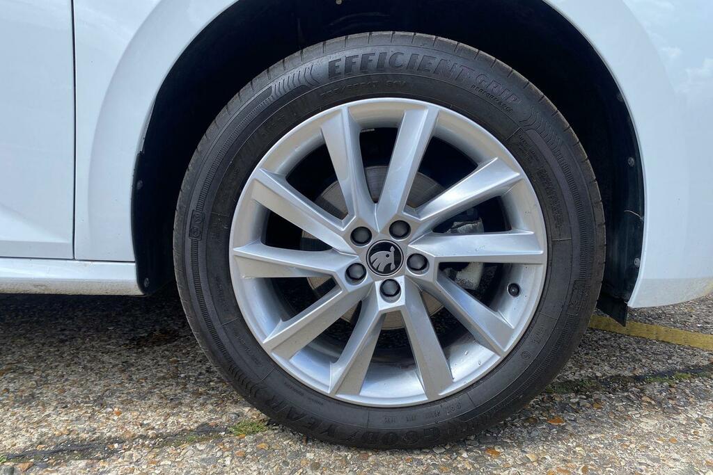 Skoda Kamiq 1.0 Tsi Se Edition Dsg GD25ECE White #5