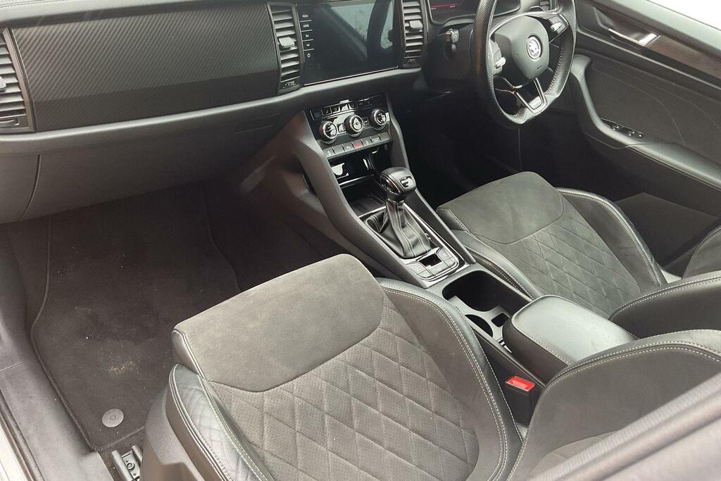 Skoda Kodiaq 2.0 Tdi Sport Line 4X4 Dsg 7 Seat RY73PUA White #2