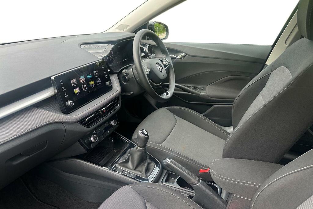 Skoda Fabia 1.0 Mpi 80 Se Edition HY25LBU Black #2