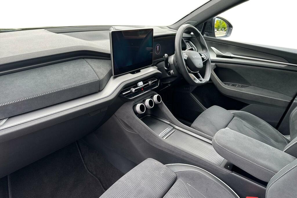 Skoda Kodiaq 1.5 Tsi E-tec Sportline Dsg 7 Seat KP75XCS Black #2