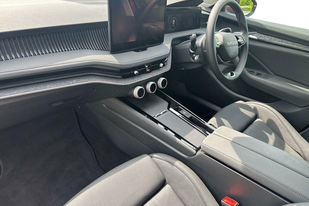 Skoda Superb 2.0 Tdi Se L Dsg DA75ZRE Red #2