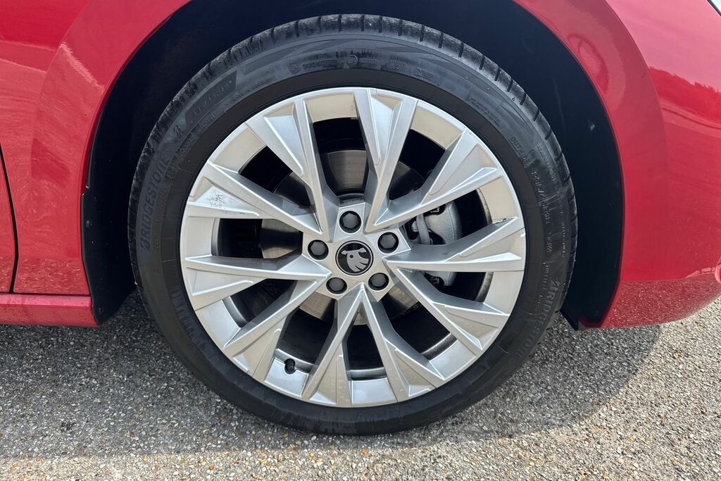 Skoda Superb 2.0 Tdi Se L Dsg DA75ZRE Red #5