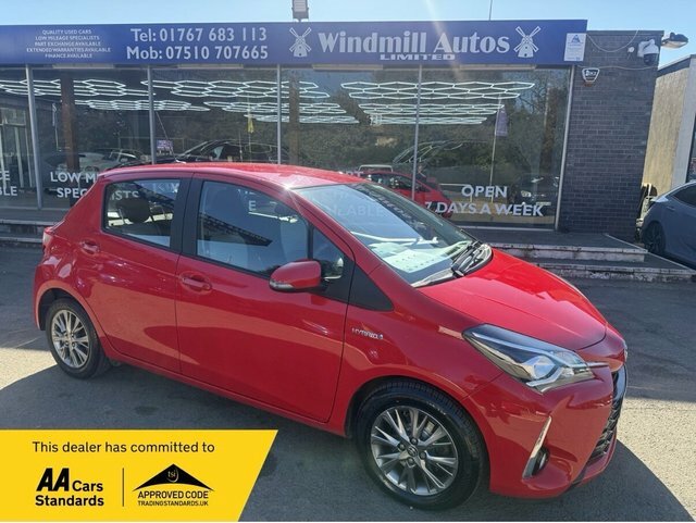 Toyota Yaris Vvt-h Icon Hatchback Red