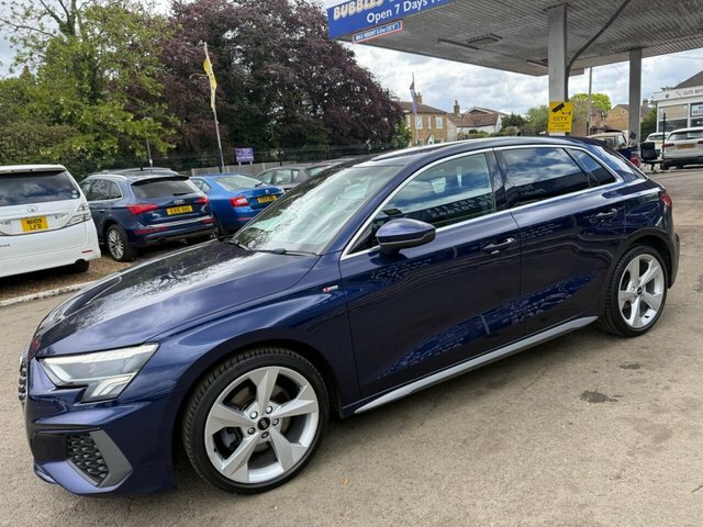 Audi A3 Tfsi 30 S Line SW21KXZ Blue #3