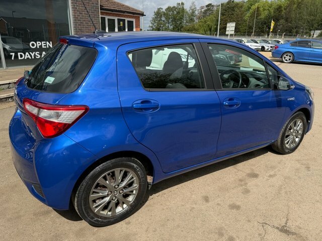 Toyota Yaris Vvt-h Icon Tech Hatchback PE67JWN Blue #5