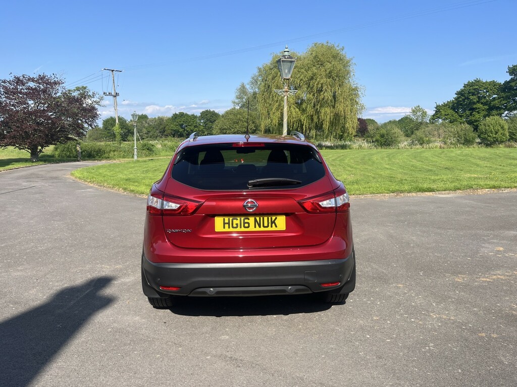 Nissan Qashqai 1.2 Dig-t Tekna Red #5