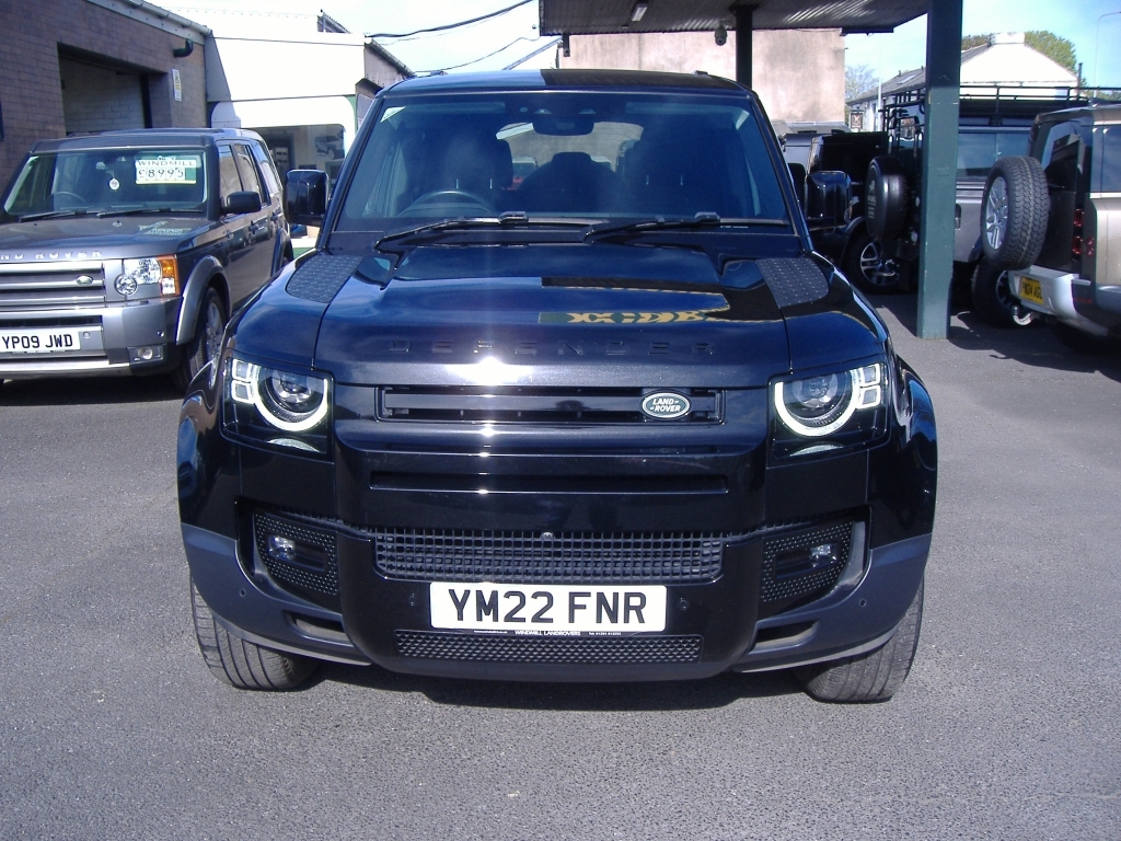 Land Rover Defender 110 D250 Se Defender D250 3.0 Se Mhev YM22FNR Black #2
