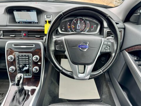 Volvo V70 2.0 D3 Se HD15FMA Brown #2