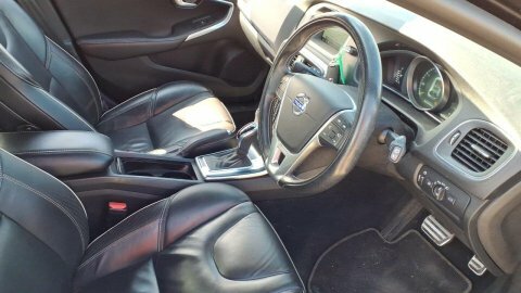Volvo V40 2.0 D2 R-design KW15FXS Black #2