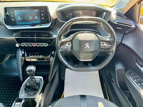 Peugeot 208 1.2 Puretech Allure PK70VSN Yellow #2