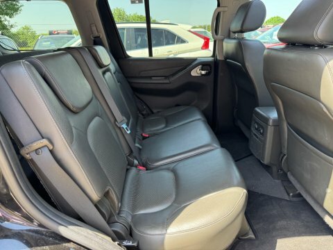 Nissan Pathfinder Silver #37
