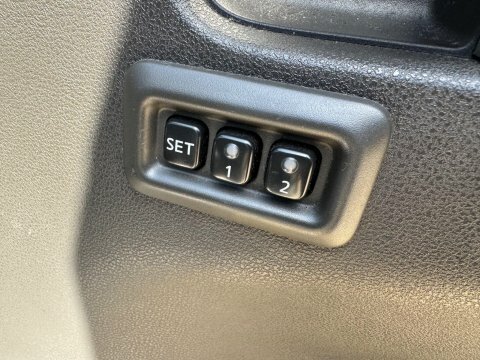 Nissan Pathfinder Silver #32