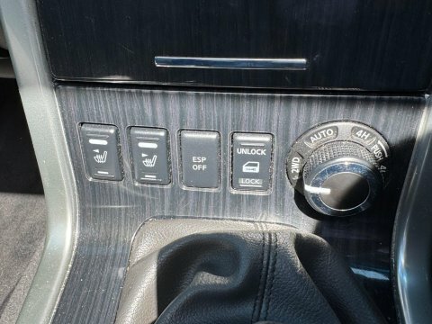 Nissan Pathfinder Silver #22