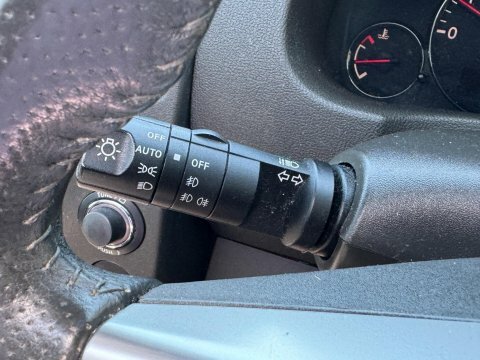 Nissan Pathfinder Silver #27