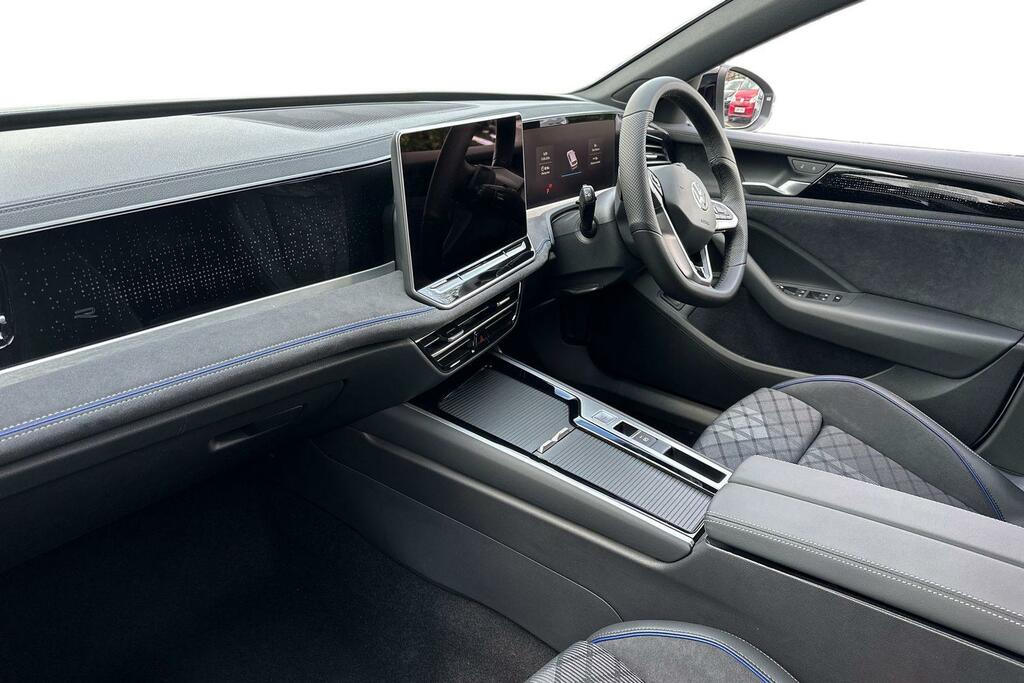 Volkswagen Passat R-line Phev S-a White #2