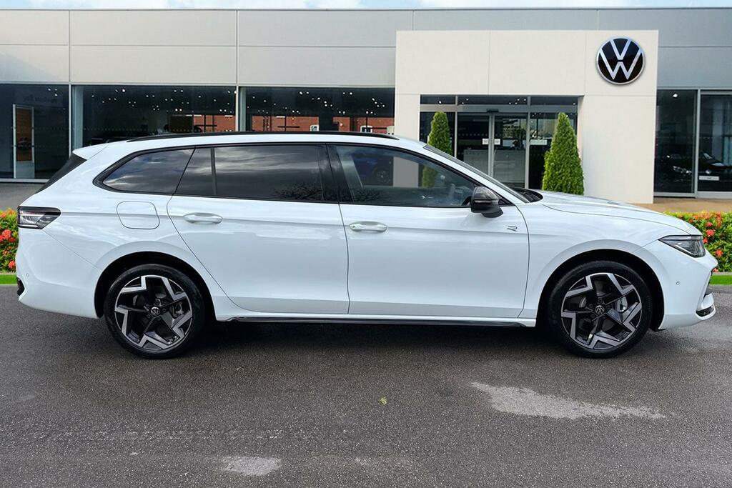 Volkswagen Passat R-line Phev S-a White #4