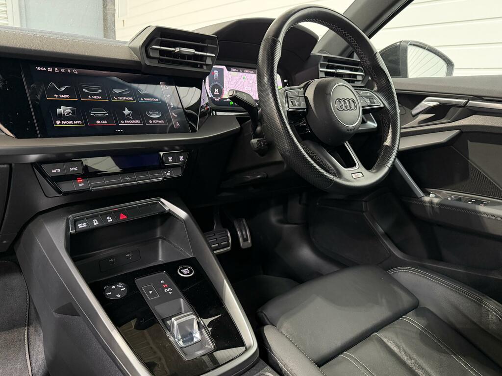 Audi A3 1.5 Tfsi 35 S Line Sportback S Tronic E DG22EYX Black #4