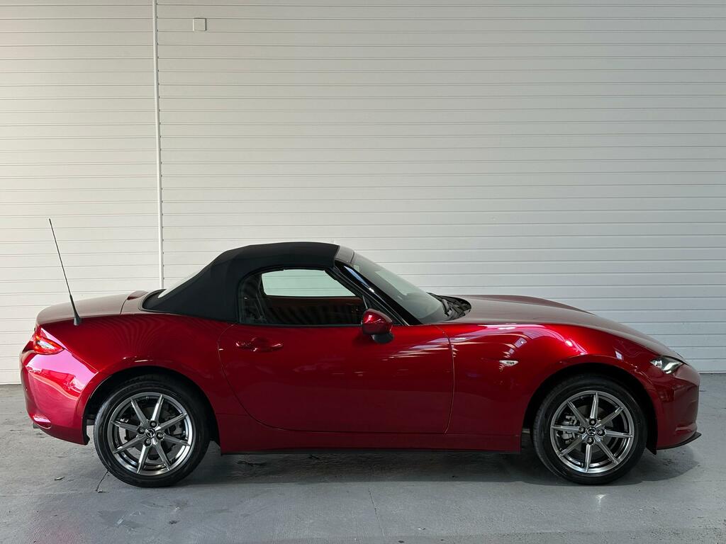 Mazda MX-5 1.5 Skyactiv-g Exclusive-line Roadster DF26BBE Red #4