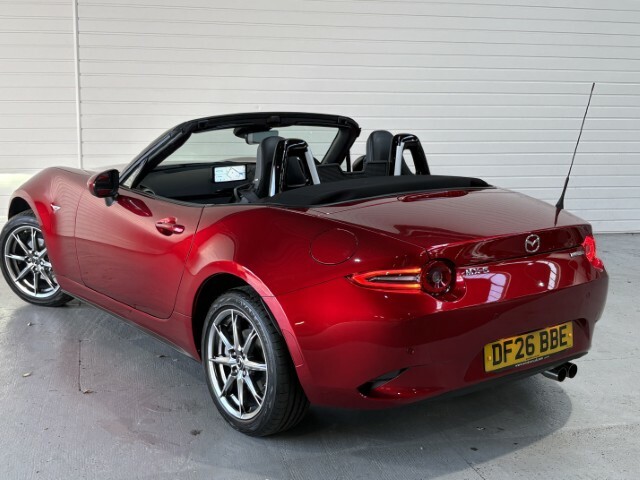 Mazda MX-5 1.5 Skyactiv-g Exclusive-line Roadster DF26BBE Red #2