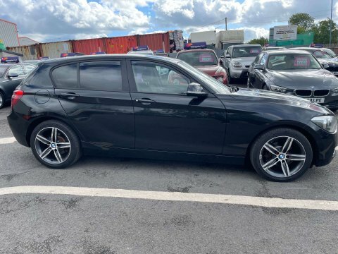 BMW 1 Series 2.0 116D Sport YG63BEO Black #2