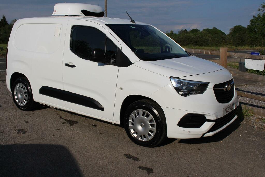 Vauxhall Combo 1.5 Refrigerated Sportive Van YT21XUZ White #3