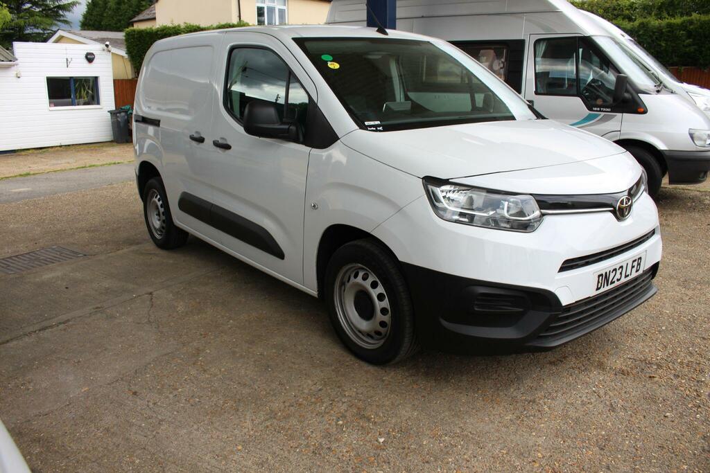 Toyota Proace City 1.5 Bluehdi Active Short Panel Van Swb Euro 6 Ss White