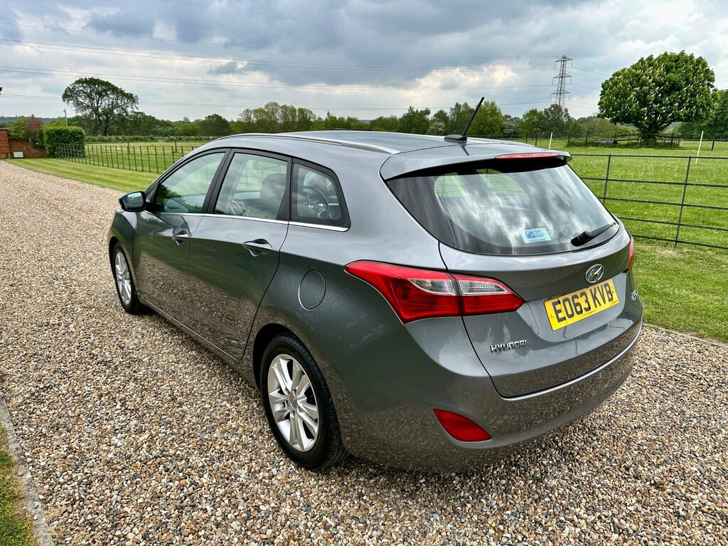 Hyundai I30 1.6 Crdi Blue Drive Style Nav Tourer Ma Grey #4