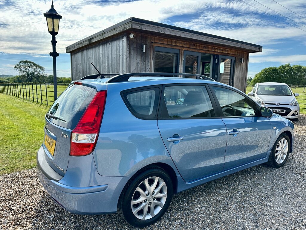 Hyundai I30 1.6 Crdi Comfort Estate Euro 5 11 Blue #3