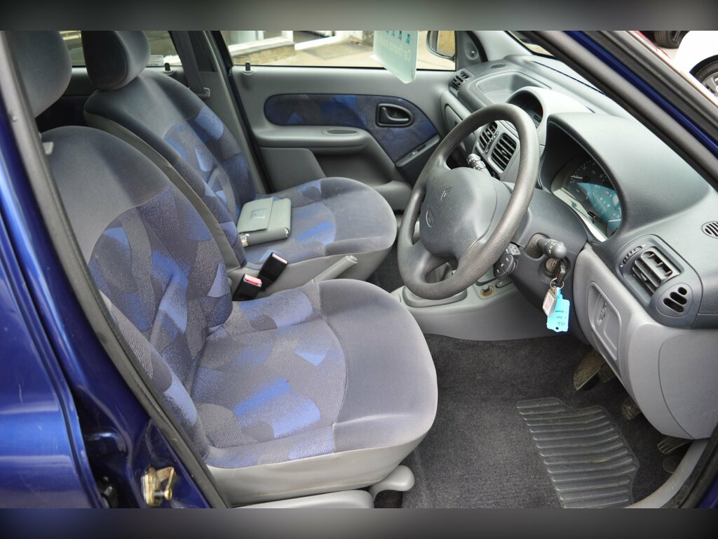 Renault Clio 1.4 Alize Hatchback White #10