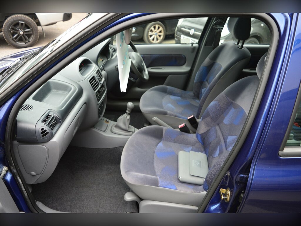 Renault Clio 1.4 Alize Hatchback White #9
