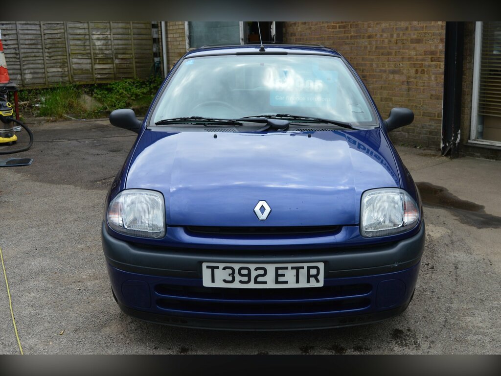 Renault Clio 1.4 Alize Hatchback White #2