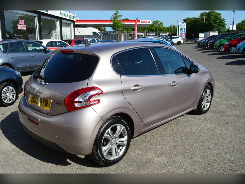Peugeot 208 Hatchback VX63BYR Pink #5