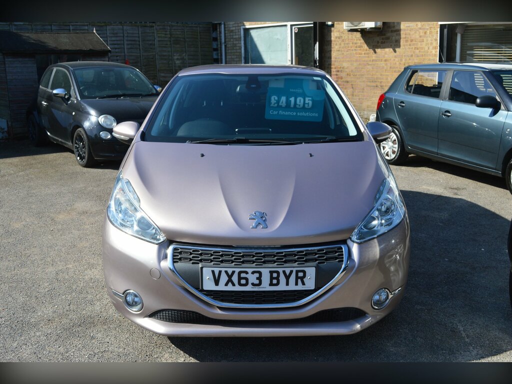 Peugeot 208 Hatchback VX63BYR Pink #2